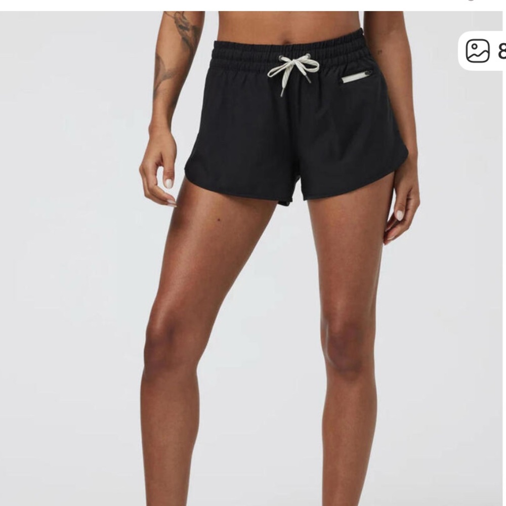 Vuori Clementine 2.0 Short Women's XS Black Performance 2.5" Inseam